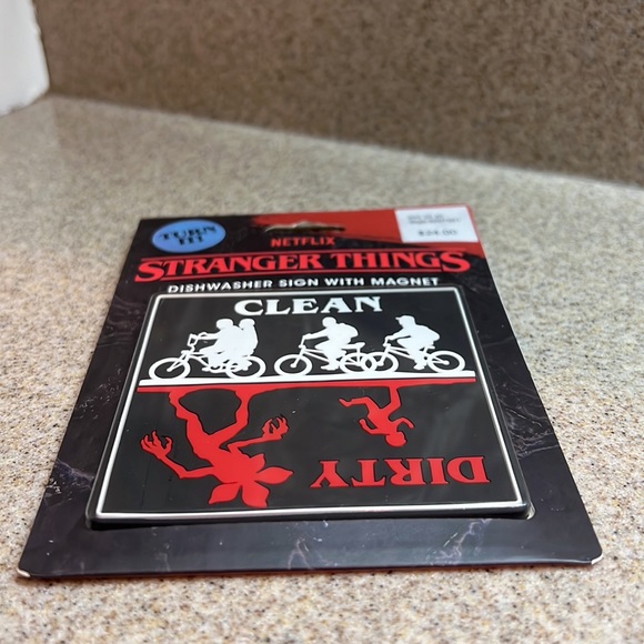 Netflix Stranger Things Dishwasher Sign with Magnet Clean vs Dirty dishes notice - Picture 5 of 6